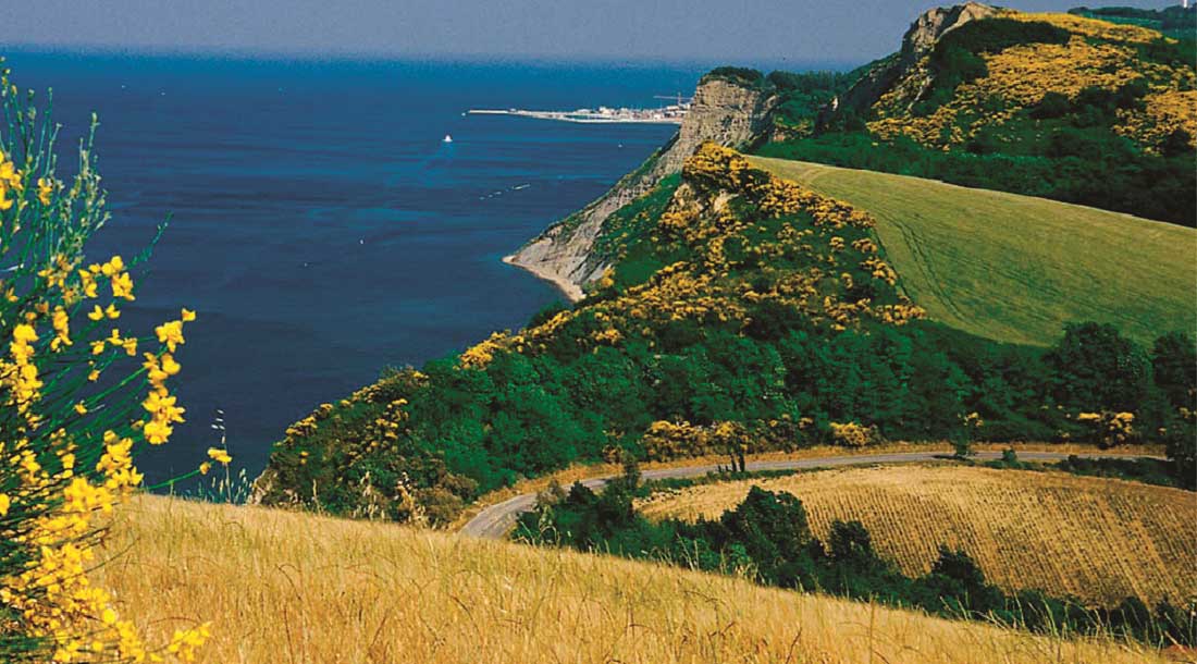 Parco del Monte San Bartolo, panorama costiero tra Pesaro e Gabicce